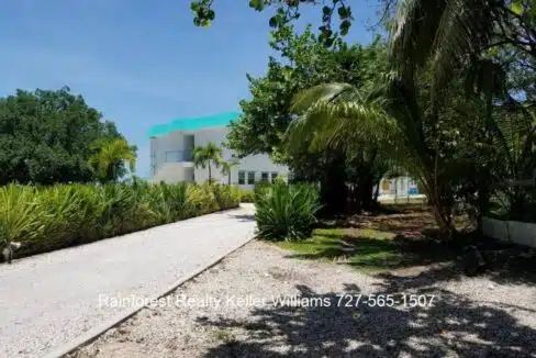 Belize-A-300-Grand-Baymen-Gardens13