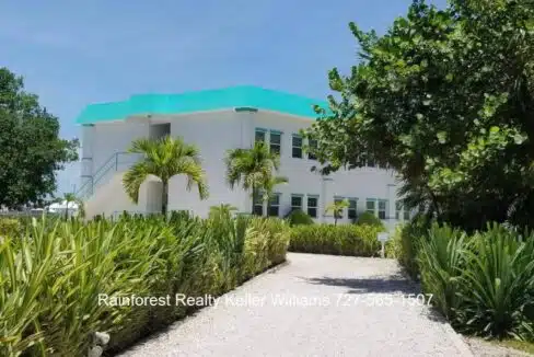 Belize-A-300-Grand-Baymen-Gardens15
