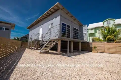 Belize-newly-built-island-container-homes33