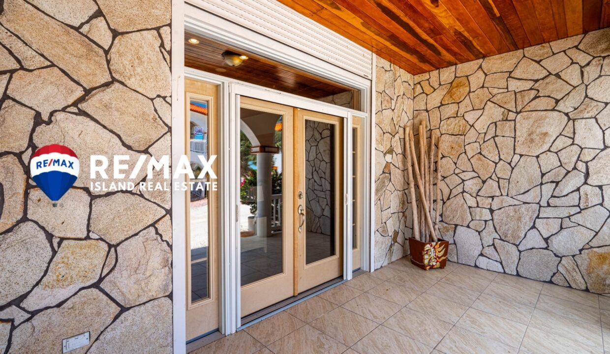 LAS-BRISAS-VILLA-5-RESIZED-WATERMARKED-14