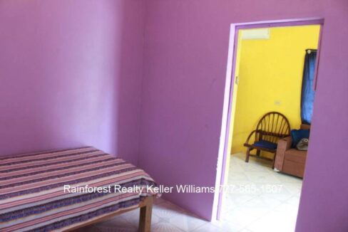 Belize-Cozy-Home-For-Sale-in-San-Ignacio18