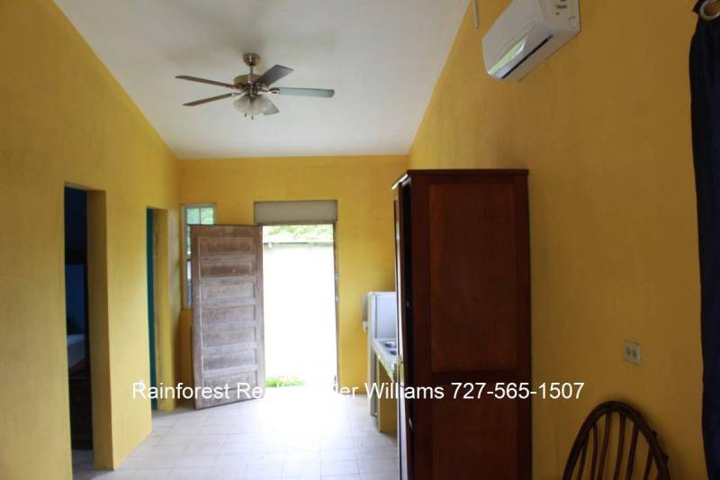 Belize-Cozy-Home-For-Sale-in-San-Ignacio20