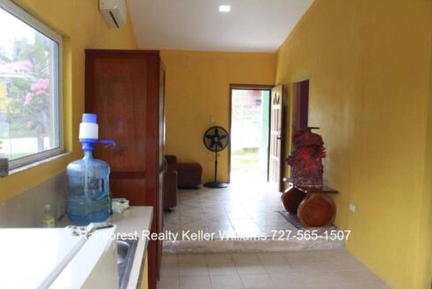 Belize-Cozy-Home-For-Sale-in-San-Ignacio23
