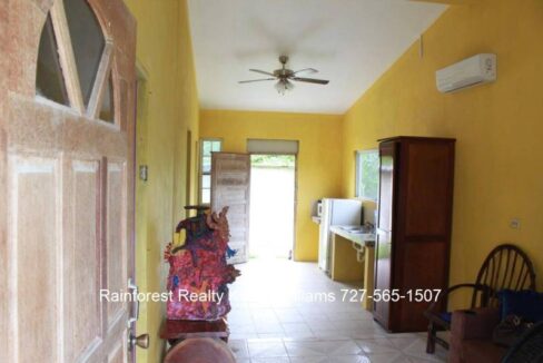 Belize-Cozy-Home-For-Sale-in-San-Ignacio26