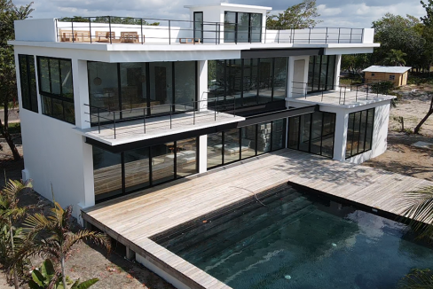 beachfront-house-for-sale
