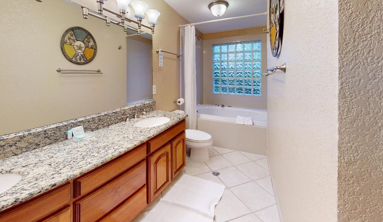 Pelican-Reef-Resort-U4-Bathroom