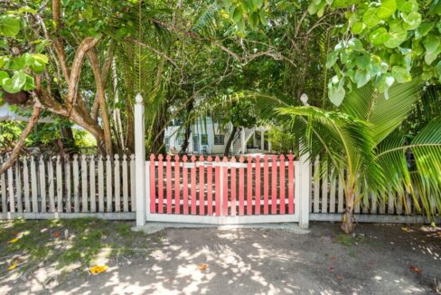 002-Feathers-Guesthouse-San-Pedro-1024x683