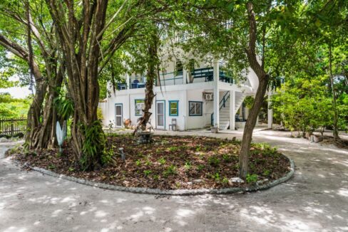 010-Feathers-Guesthouse-San-Pedro-1024x683
