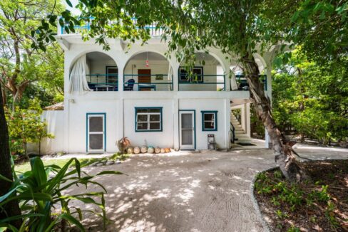 012-Feathers-Guesthouse-San-Pedro-1024x683