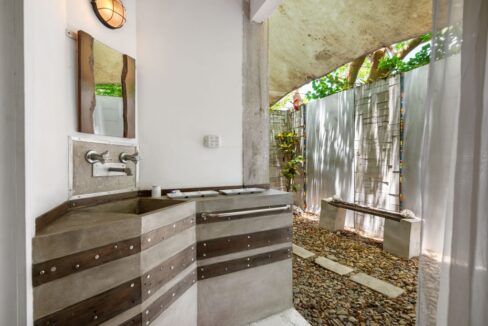 020-Feathers-Guesthouse-San-Pedro-1024x683