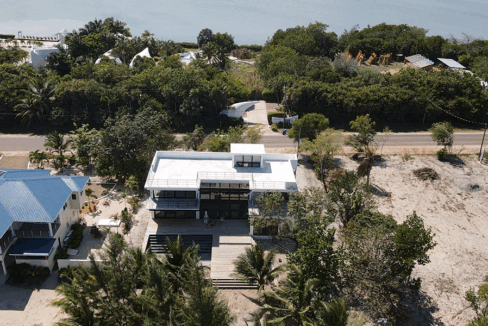6-beachfront-4-bedroom-house-for-sale