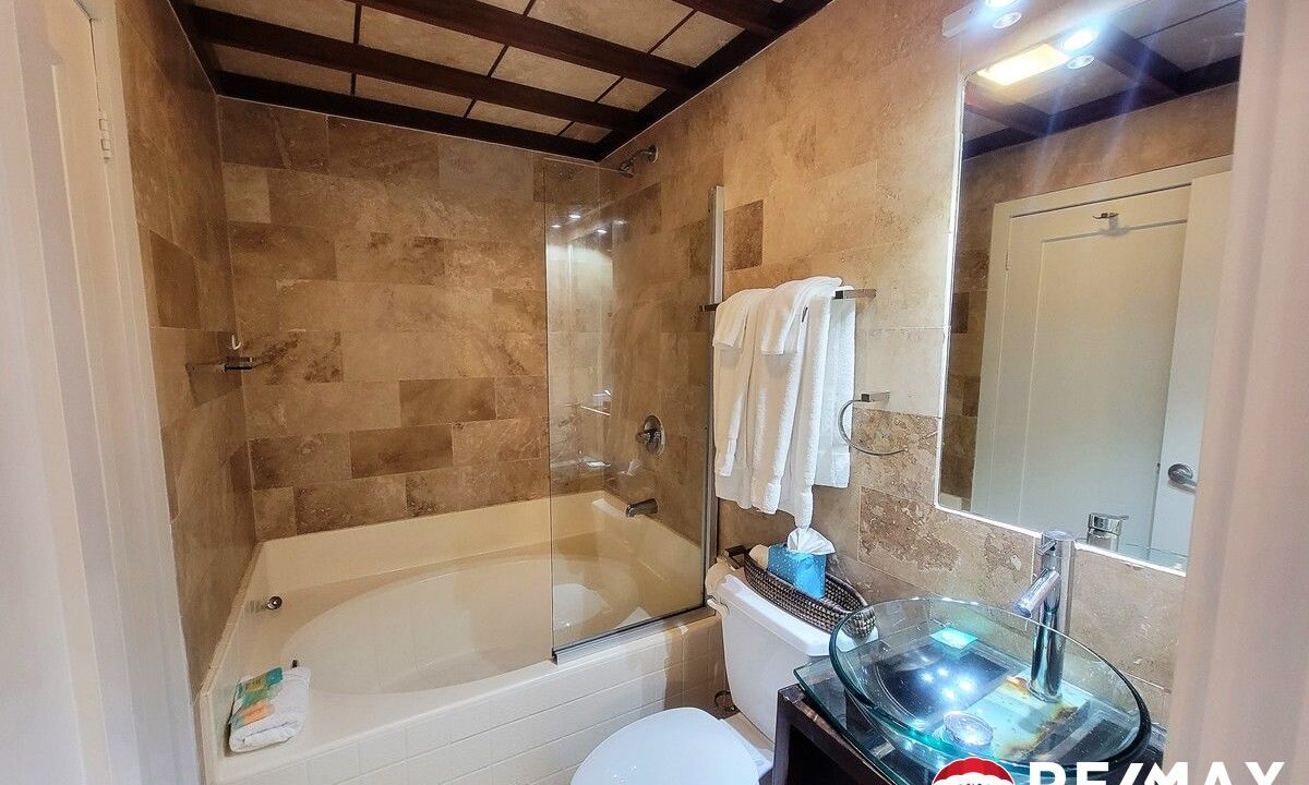 2425_Guestbathroom