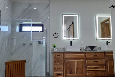 PH0037-master-bathroom-scaled-1170x600-c-center