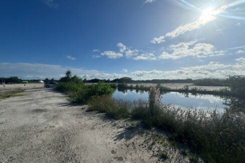 PL0114-Canal-front-lot-800x0-c-center