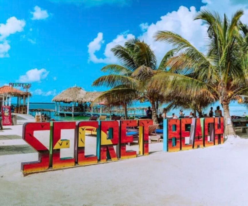 Secret-Beach-Sign-8403