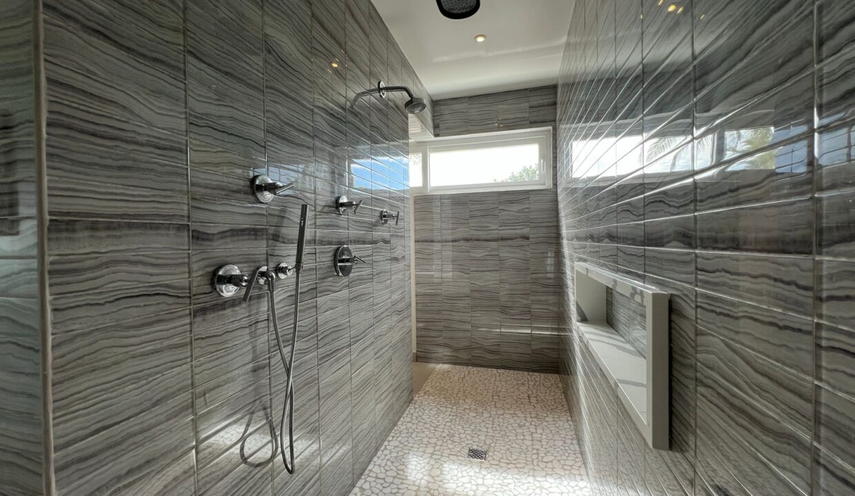 Walk-in Shower Master Bathroom-Modern Italian finish