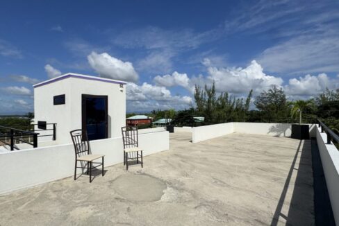 rooftop-deck-with-mountain-view-scaled-1170x600-c-center