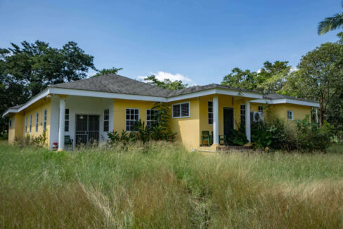 320Bed20320bath20Home20on20620Acres20George20Price20Highway20Belmopan2002