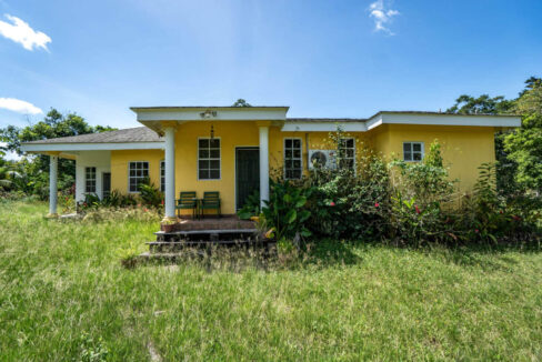 320Bed20320bath20Home20on20620Acres20George20Price20Highway20Belmopan2003