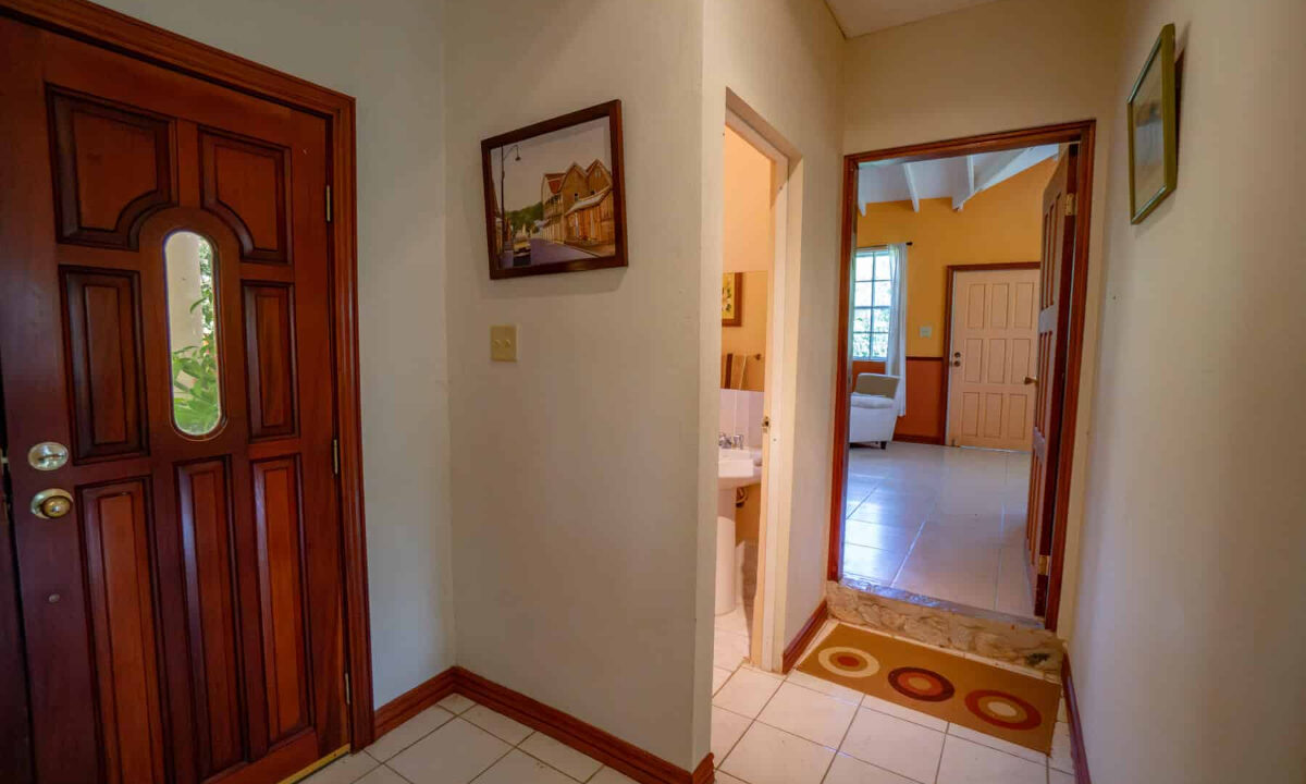 320Bed20320bath20Home20on20620Acres20George20Price20Highway20Belmopan2007