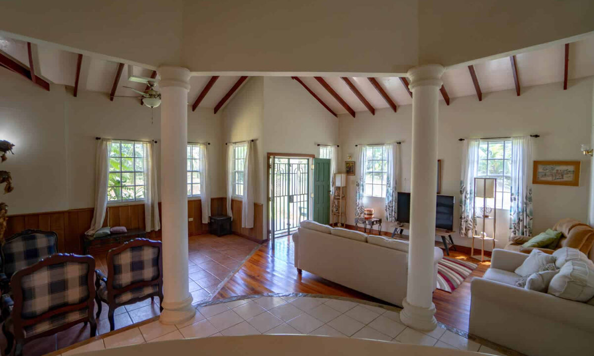 320Bed20320bath20Home20on20620Acres20George20Price20Highway20Belmopan2008