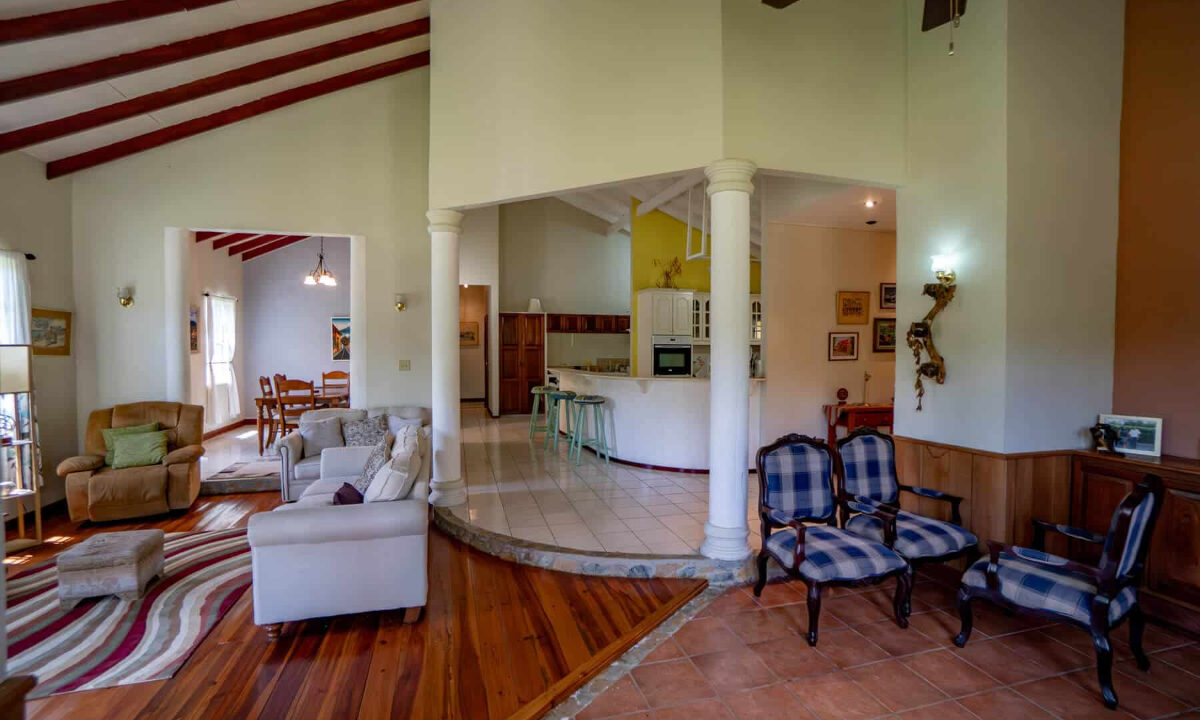 320Bed20320bath20Home20on20620Acres20George20Price20Highway20Belmopan2011
