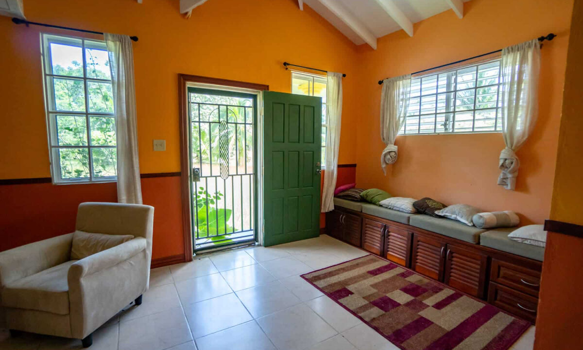 320Bed20320bath20Home20on20620Acres20George20Price20Highway20Belmopan2040