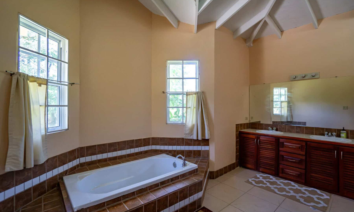 320Bed20320bath20Home20on20620Acres20George20Price20Highway20Belmopan2041