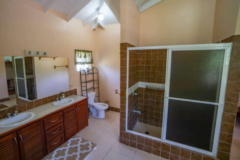 320Bed20320bath20Home20on20620Acres20George20Price20Highway20Belmopan2042