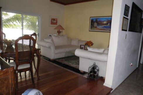 INTERIORHOUSELivingRoom28129_copy_1280x960