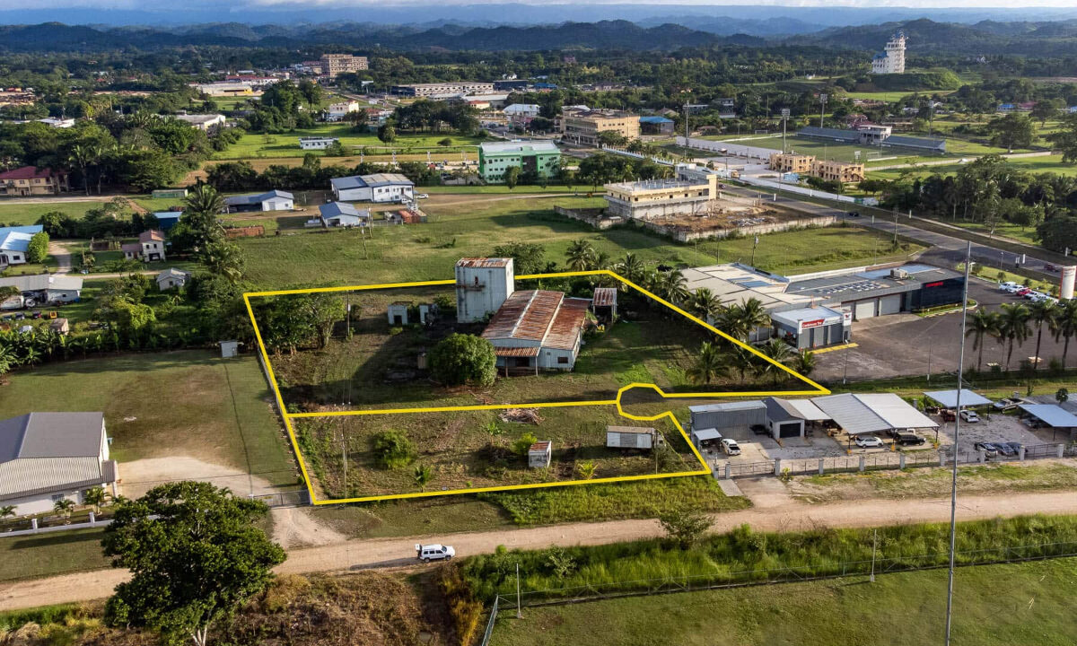 Industrial20Warehouse20Facility20on20220and20a20Half20Acres20in20Belmopan20Belize2001