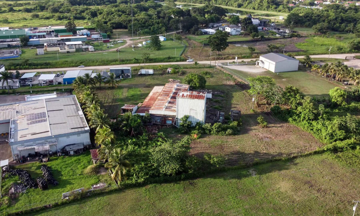 Industrial20Warehouse20Facility20on20220and20a20Half20Acres20in20Belmopan20Belize2003