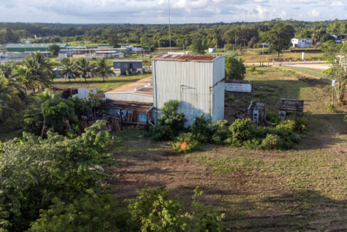 Industrial20Warehouse20Facility20on20220and20a20Half20Acres20in20Belmopan20Belize2005