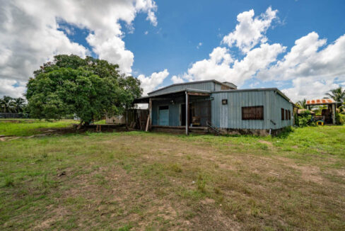 Industrial20Warehouse20Facility20on20220and20a20Half20Acres20in20Belmopan20Belize2009
