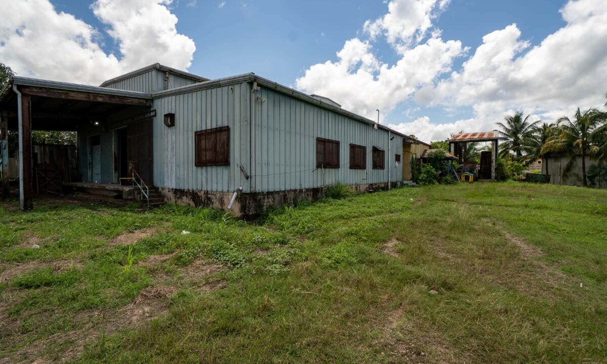 Industrial20Warehouse20Facility20on20220and20a20Half20Acres20in20Belmopan20Belize2010