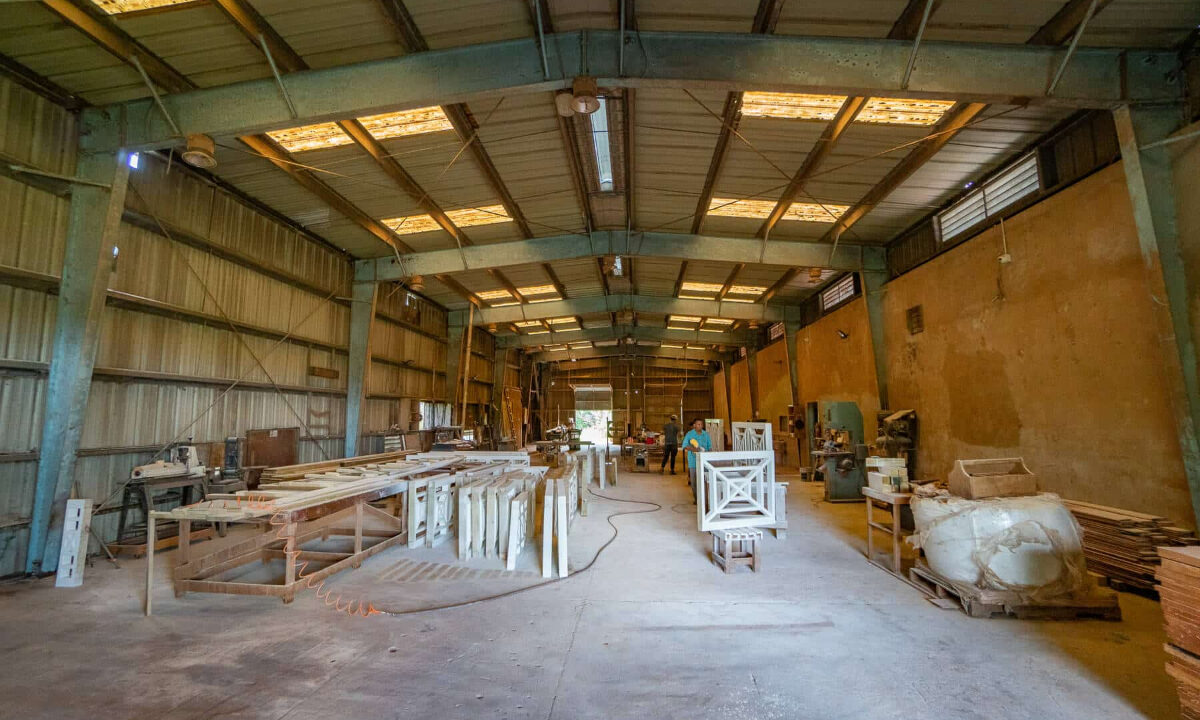 Industrial20Warehouse20Facility20on20220and20a20Half20Acres20in20Belmopan20Belize2014