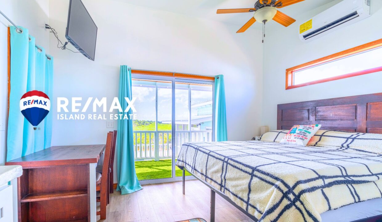Penny-Lane-Secret-Beach-Casitas-Elliott