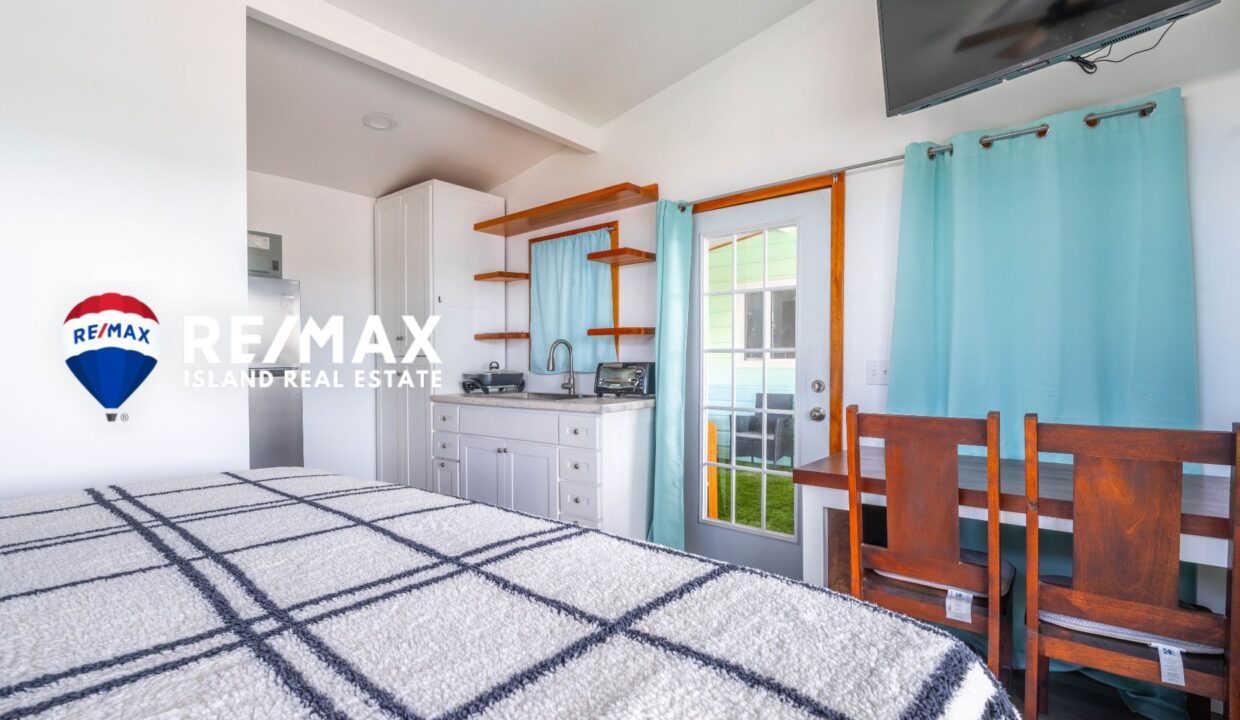 Penny-Lane-Secret-Beach-Casitas-Elliott-4