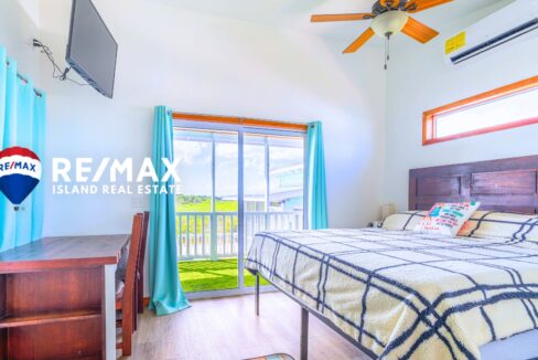 Penny-Lane-Secret-Beach-Casitas-Elliott