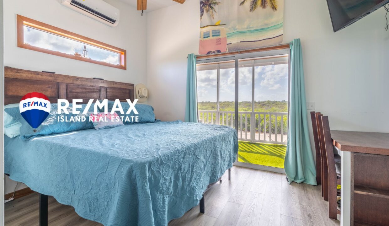 Penny-Lane-Secret-Beach-Casitas-Elliott-6
