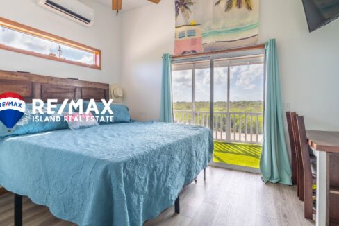 Penny-Lane-Secret-Beach-Casitas-Elliott-6