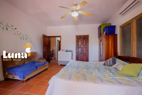 12.-terris-master-bedroom-1170x785