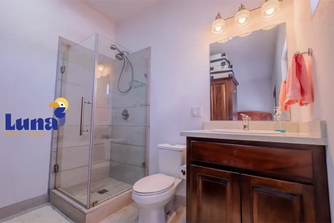 16.-Anglers-Cove-A1-Guest-bathroom