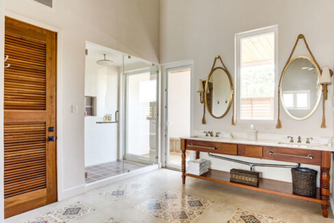 2978_1BRBeach_oversizedshower
