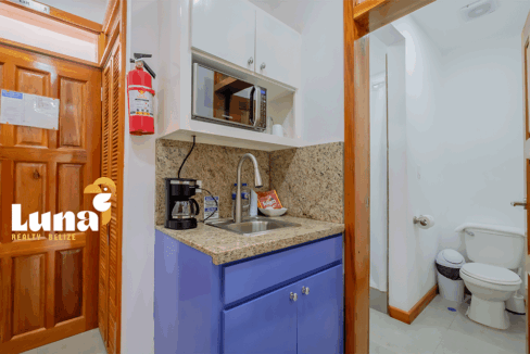 4.-F100-kitchnette-1