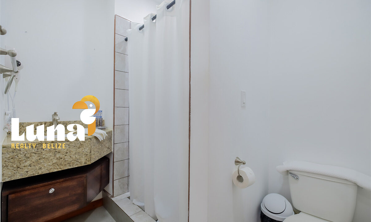 5.-F202-bathroom