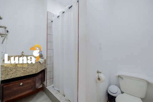 5.-F202-bathroom