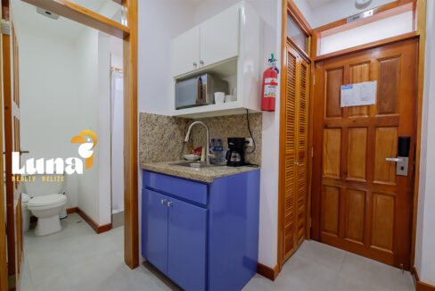 5_-GB-F203-Kitchenette