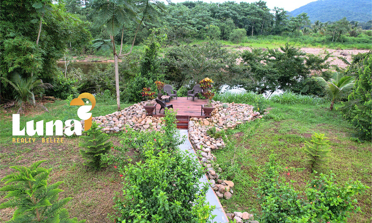6.-Sleeping-Giant-Backyard