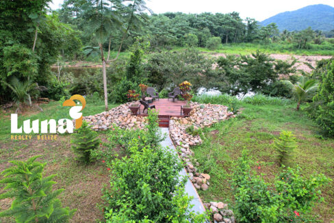 6.-Sleeping-Giant-Backyard